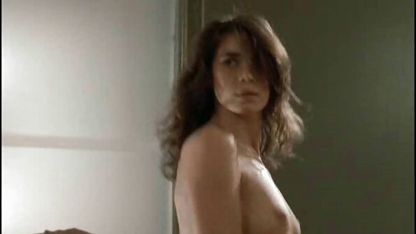 Un psychologue éloquent est entré dans film porno gonzo les sous-vêtements d'une belle femme mariée.